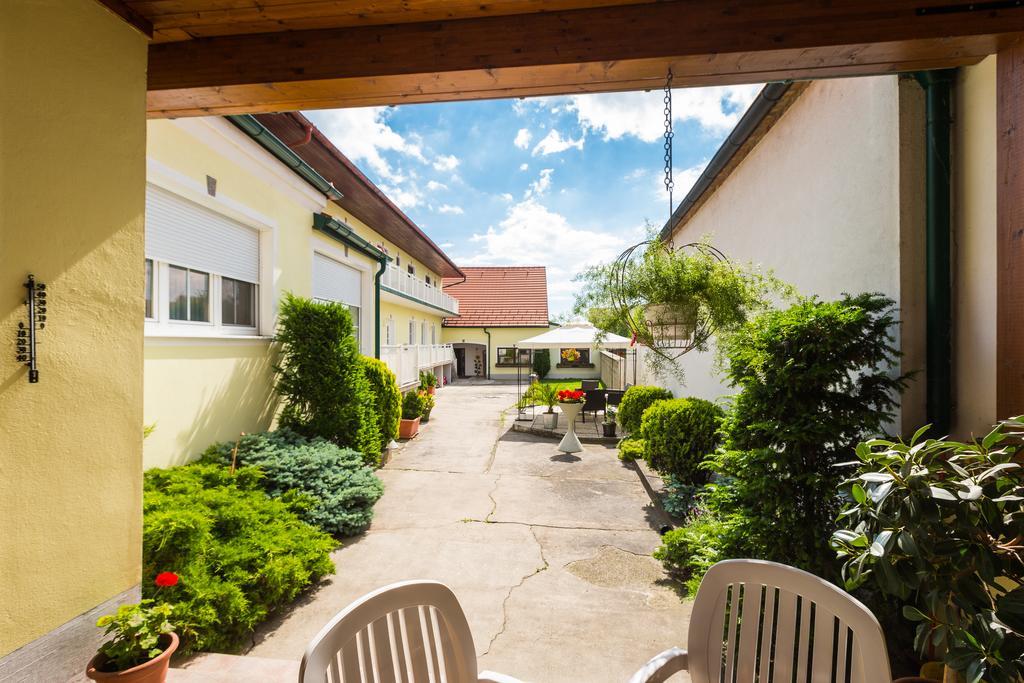 Gaestehaus - Doris - Wenzl Moerbisch Am See Exterior photo
